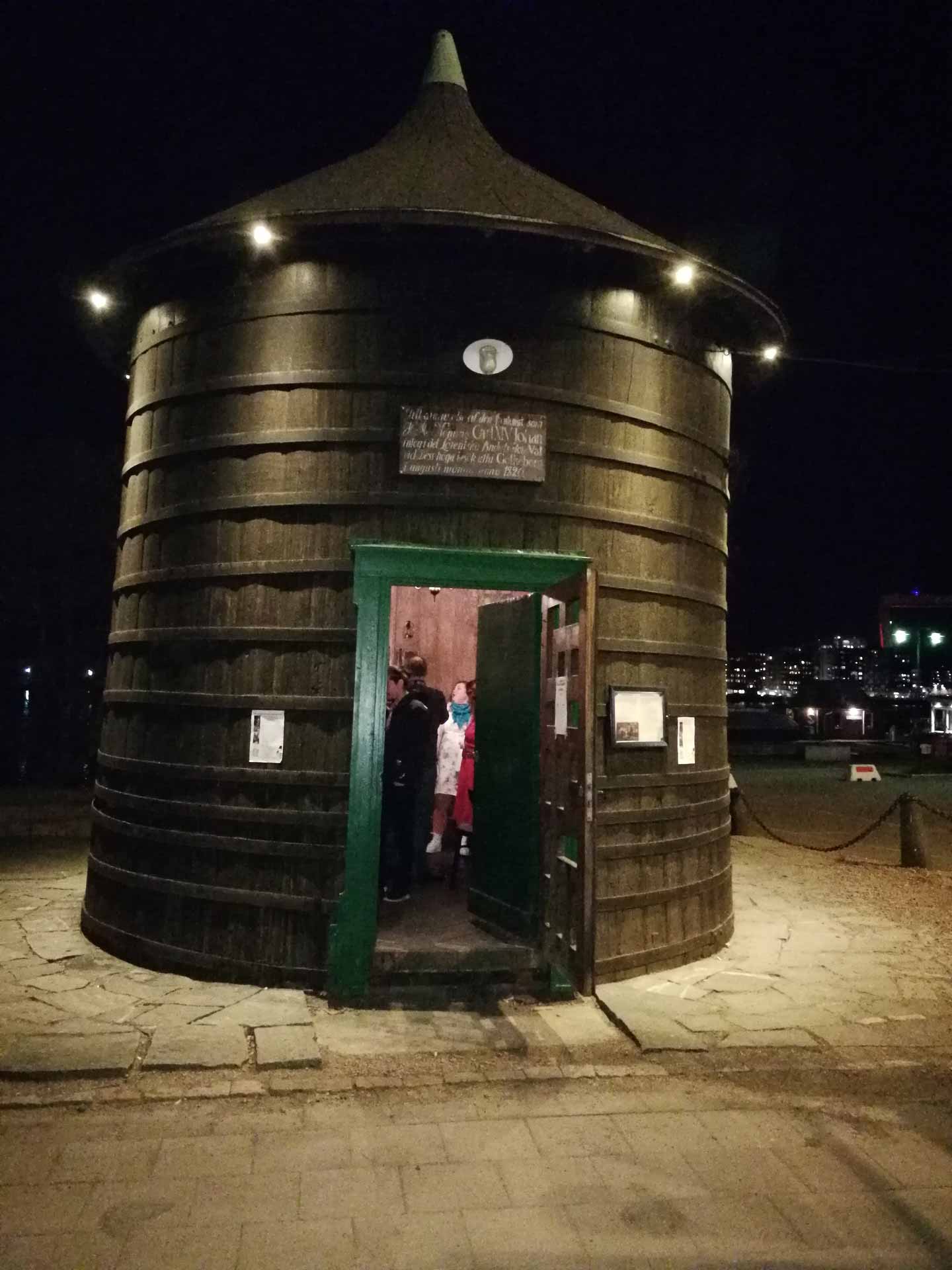 Öltunna man kan gå in i