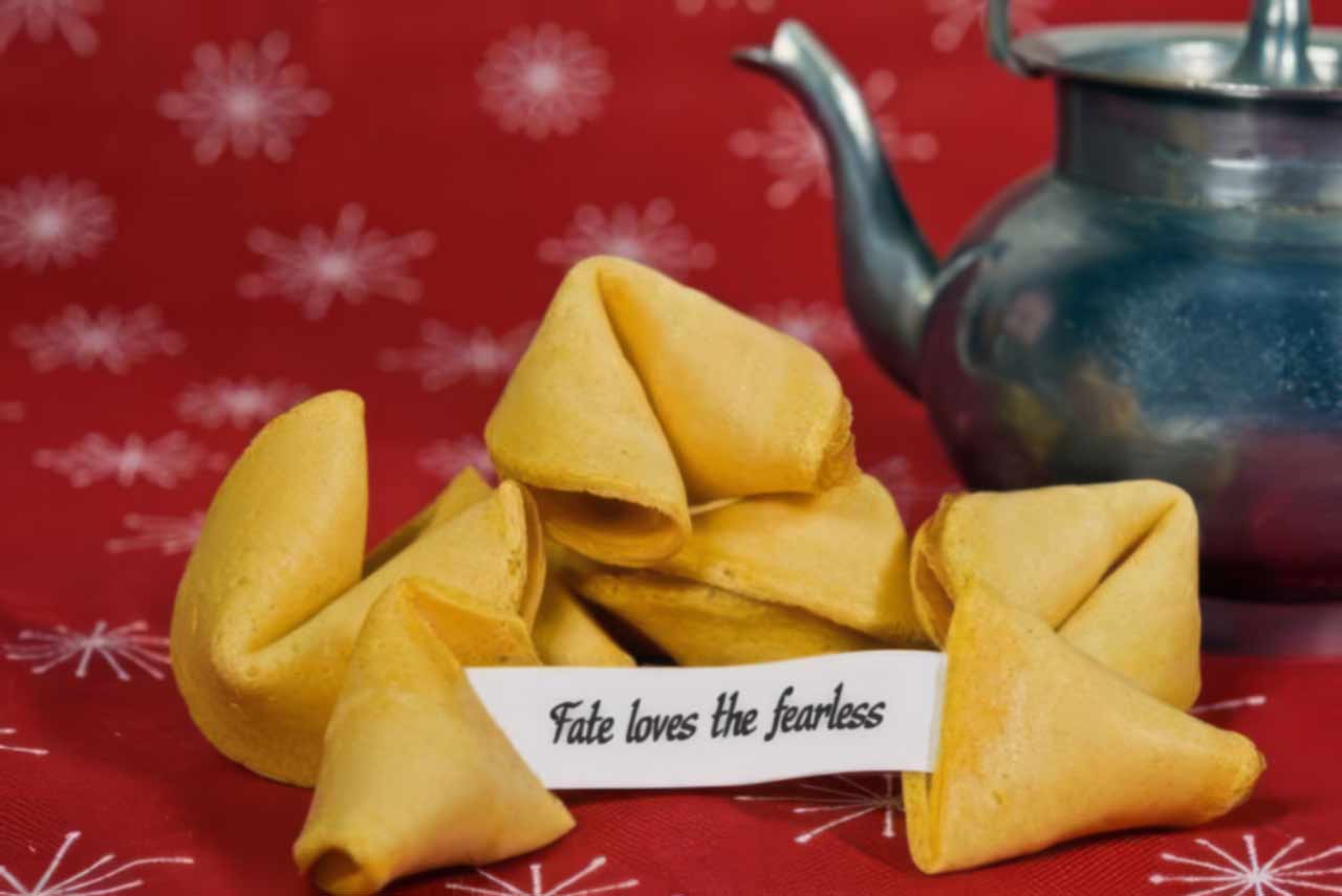 Lyckokakor med en textremsa: Fate loves the fearless